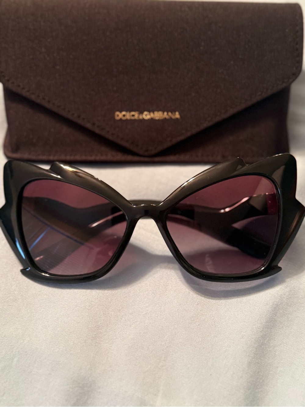 Dolce & Gabbana Black Sculpted Cat-Eye Sunglasses with Gradient Lenses - Picture 3 of 3